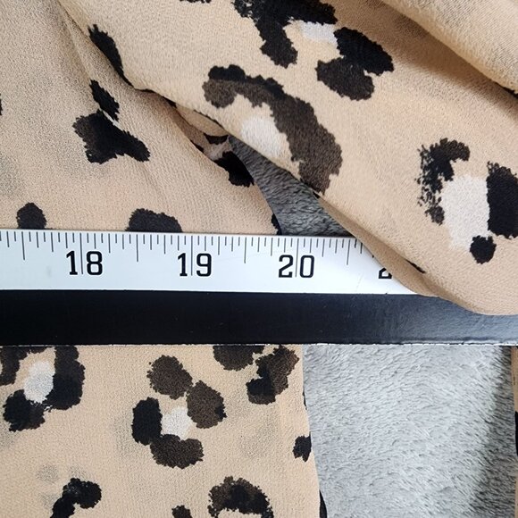 Women's Beige Leopard Print Blouse Top V-Neck Long Sleeve A New Day Size M - Picture 8 of 10